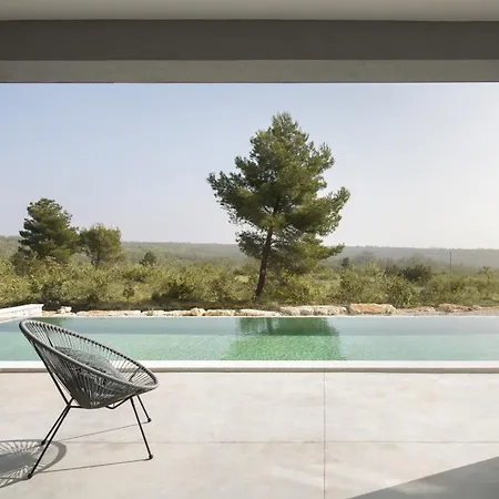 Infinity Near Pula For 8 Persons With 68 M2 Private Pool, Sauna & Kids Playground *