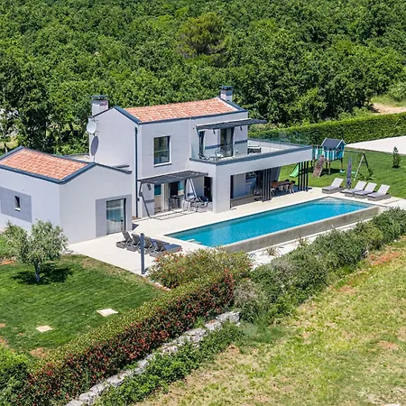 Villa Infinity Near Pula For 8 Persons With 68 M2 Private Pool, Sauna & Kids Playground Vodnjan