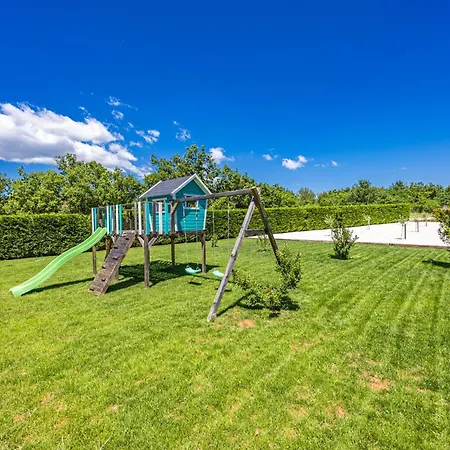 Infinity Near Pula For 8 Persons With 68 M2 Private Pool, Sauna & Kids Playground Villa