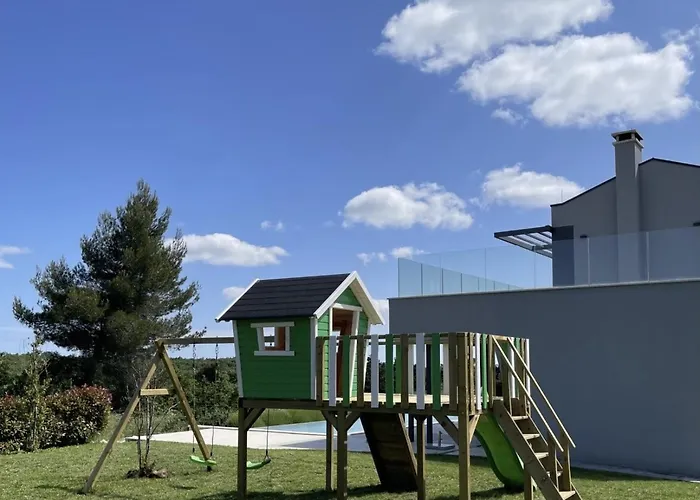 Infinity Near Pula For 8 Persons With 68 M2 Private Pool, Sauna & Kids Playground Villa